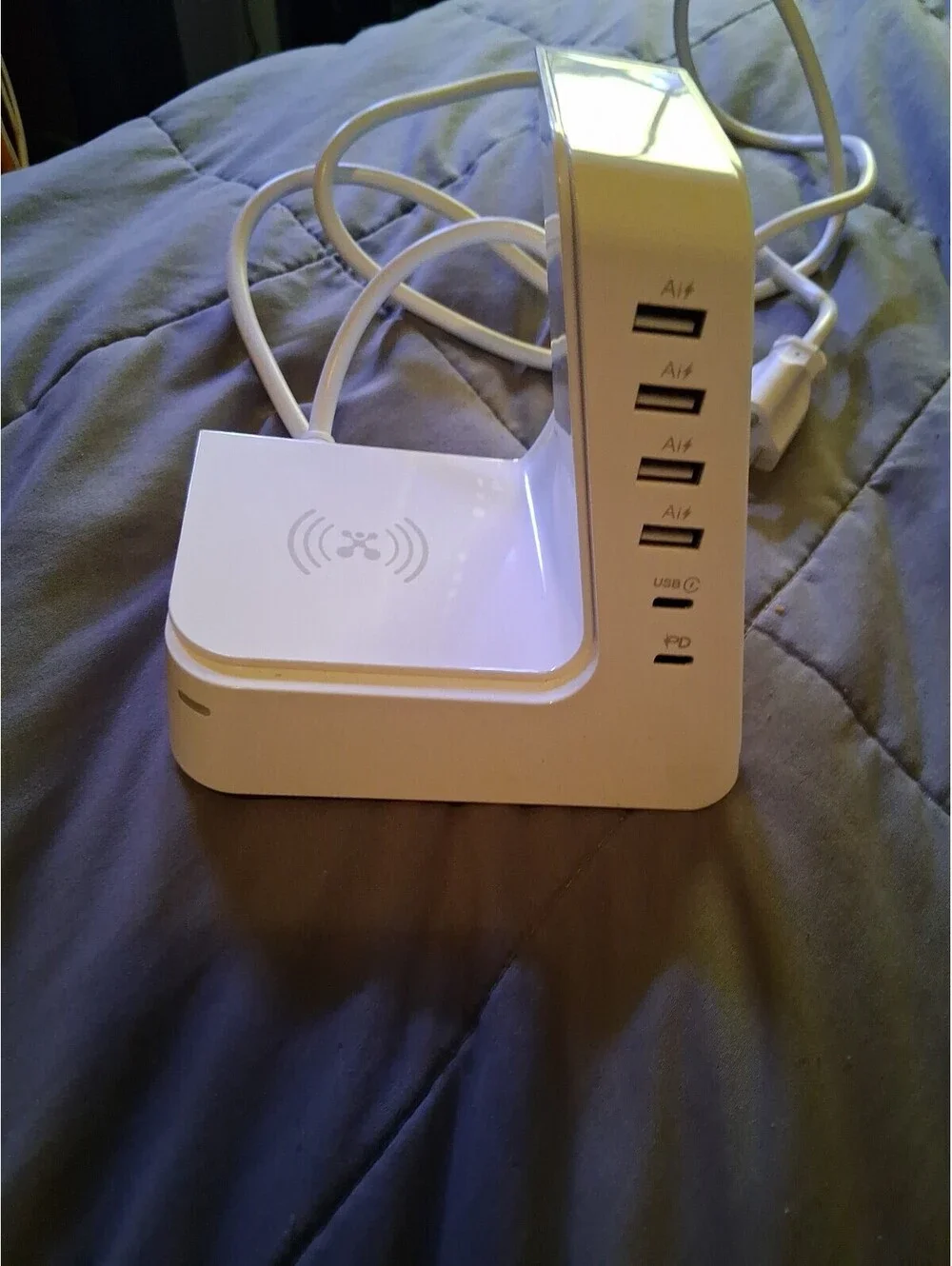 Atomi Qi Wireless Charging Multiport Charge Tower- USED